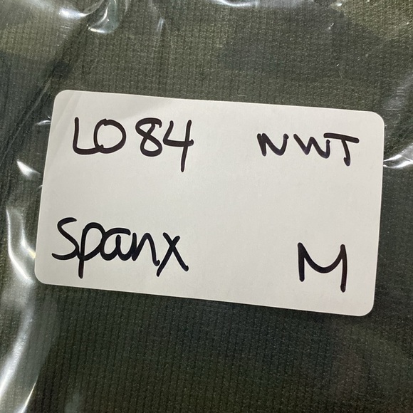 NWT Spanx Green Camo Look At Me Know High Rise Leggings Size M - Picture 7 of 7